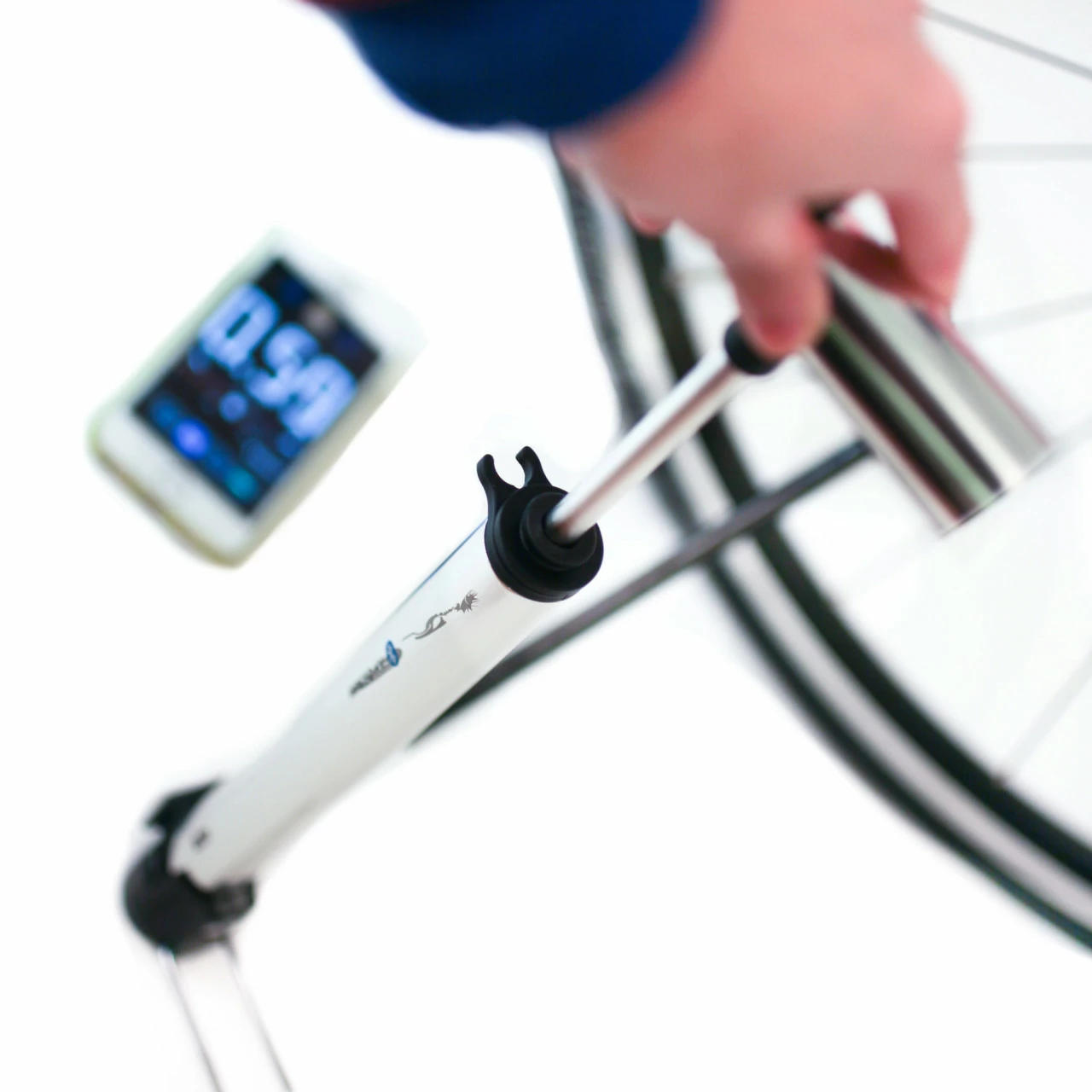 Airace ISpeed H2 G Bluetooth Mini-Standpumpe (238 G) Mit Digitaler App-Anzeige Bis 9,5 Bar (140 PSI) – Bild 4