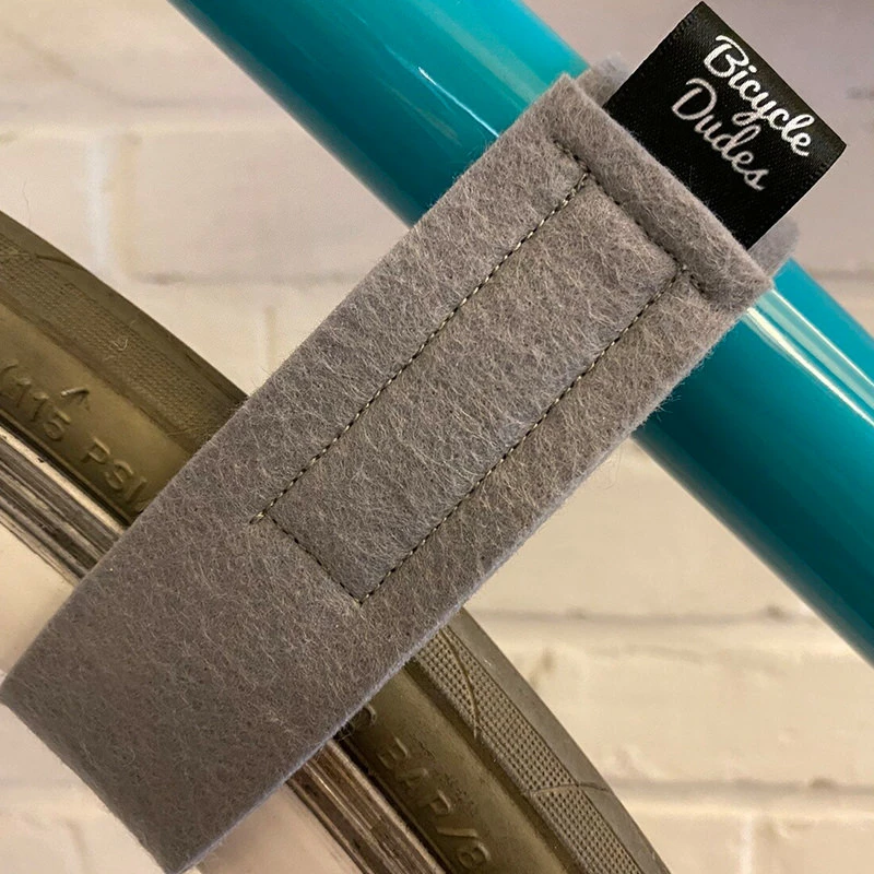 Bicycledudes Barni Reifen-Fixierung Aus Filz Für Fahrrad Wandhalterungen - Hellgrau – Bild 2