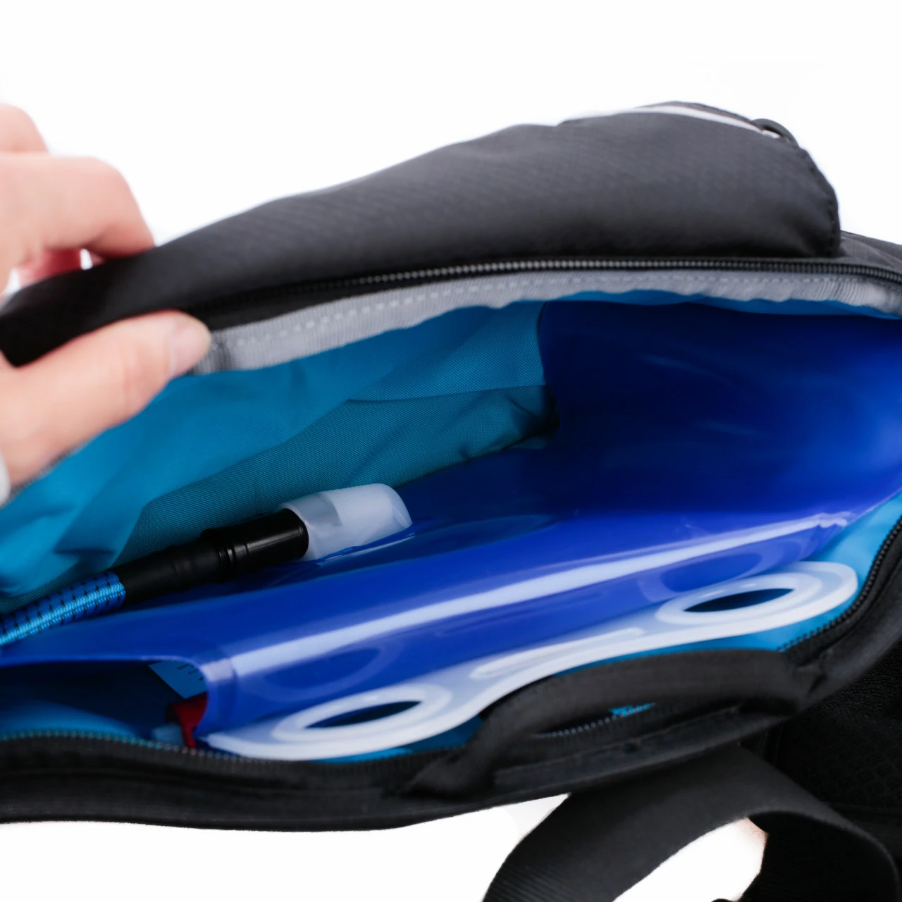 SOURCE Hipster Ultra 5 L Trinkgürtel - 1,5 L Trinksystem + 3,5 L Stauraum, Schwarz – Bild 3